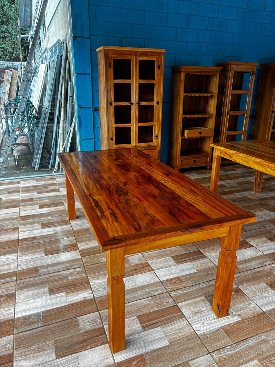 Mesa rústica retangular em peroba rosa